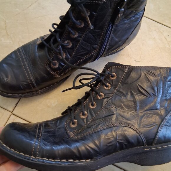 CLARK'S LEATHER ANKLE BOOTS 8.5 - Picture 4 of 5